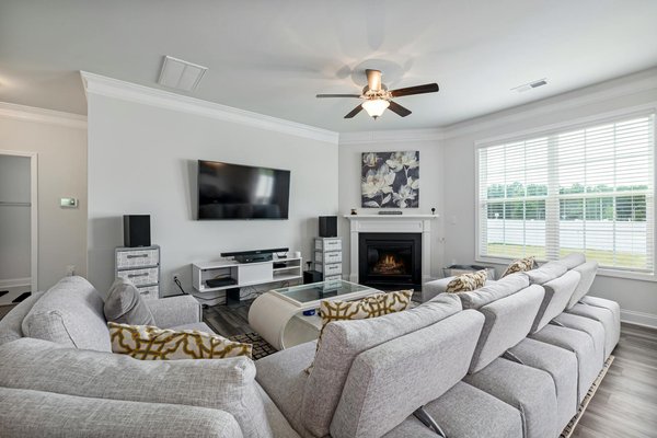 Essential Guide to Notifying Neighbors About Your Move in a UK Community